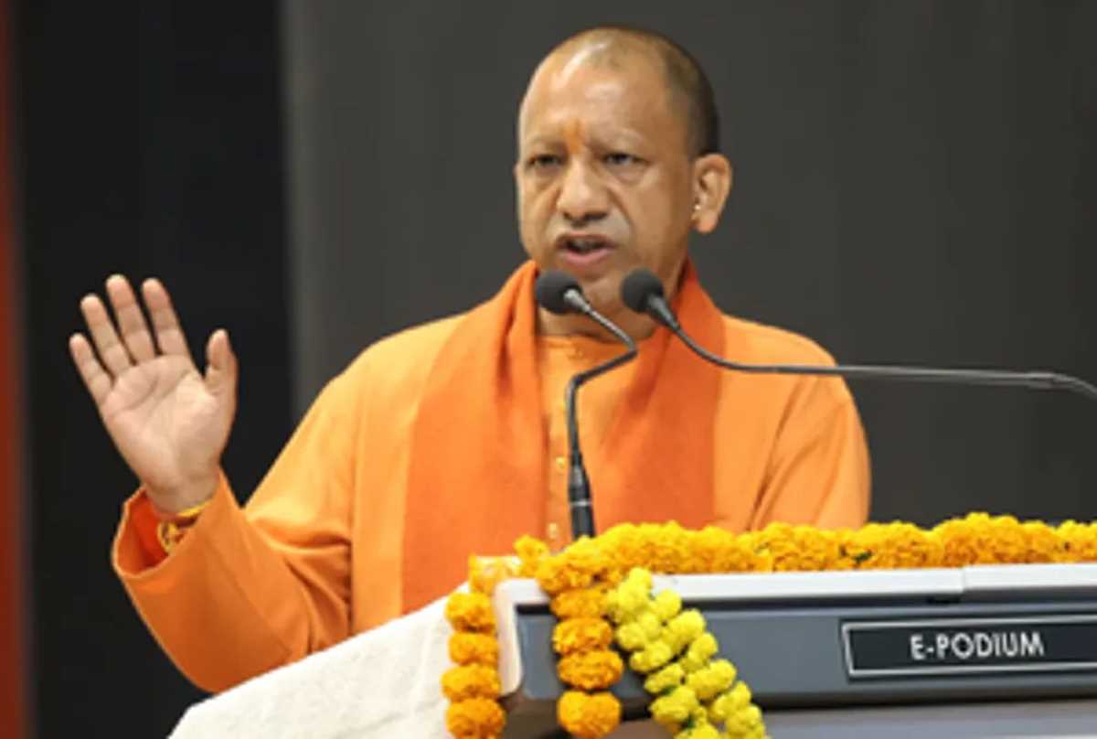 मौनी अमावस्या पर 8-10 करोड़ श्रद्धालुओं के आगमन की संभावना, युद्धस्तर पर करें तैयारी : सीएम योगी